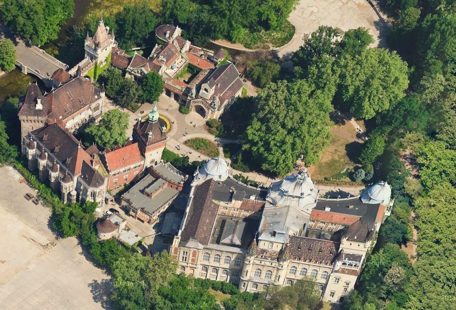 Vajdahunyad-Castle-Budapest-Arial-Photo-Google-Maps.png