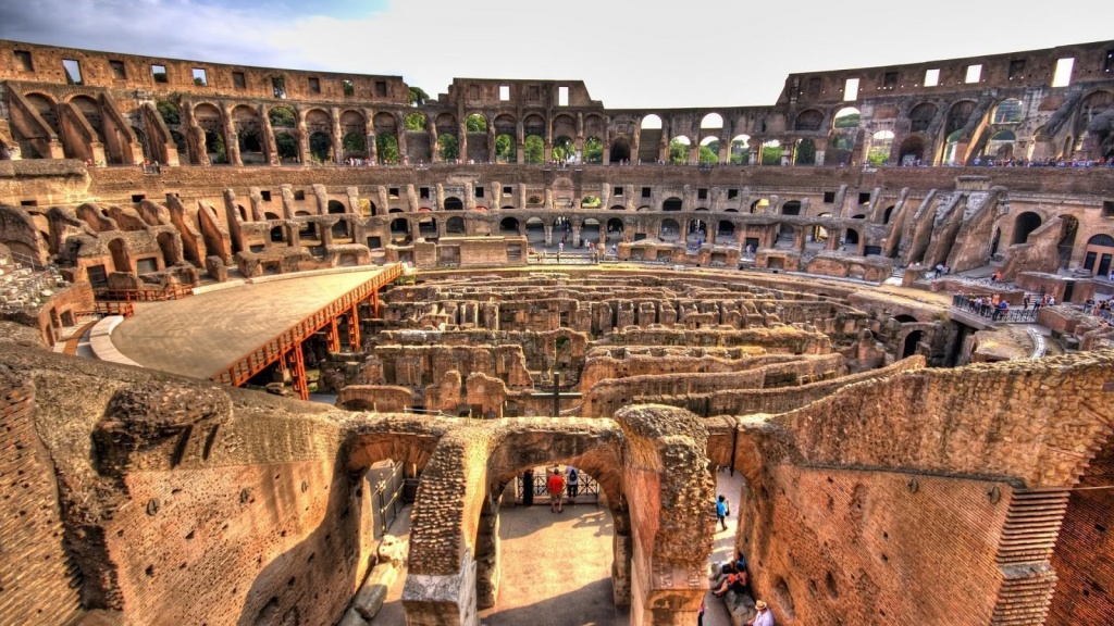 inside-the-colosseum-wallpaper-4.jpg